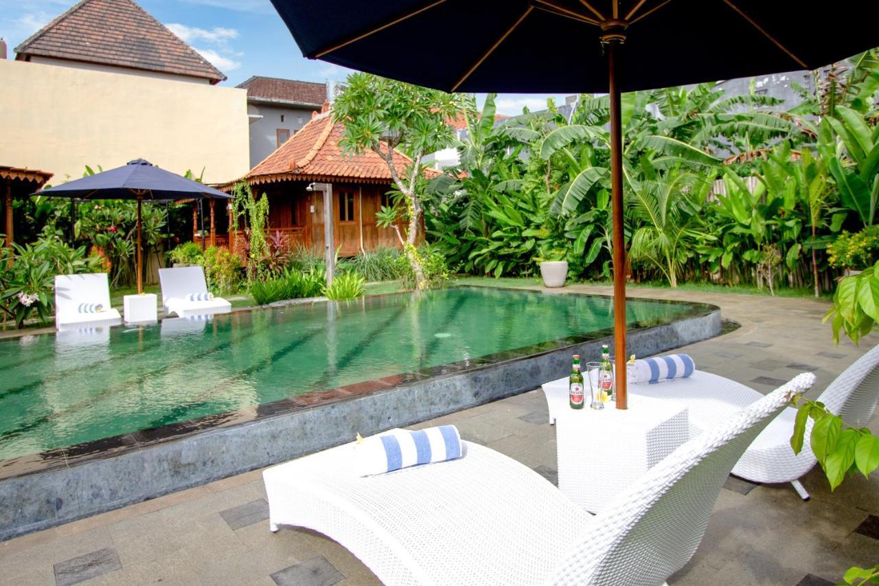 Moson Villa Legian Bagian luar foto